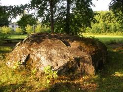 Jaunaglonas (Kameņecas)lielais akmens